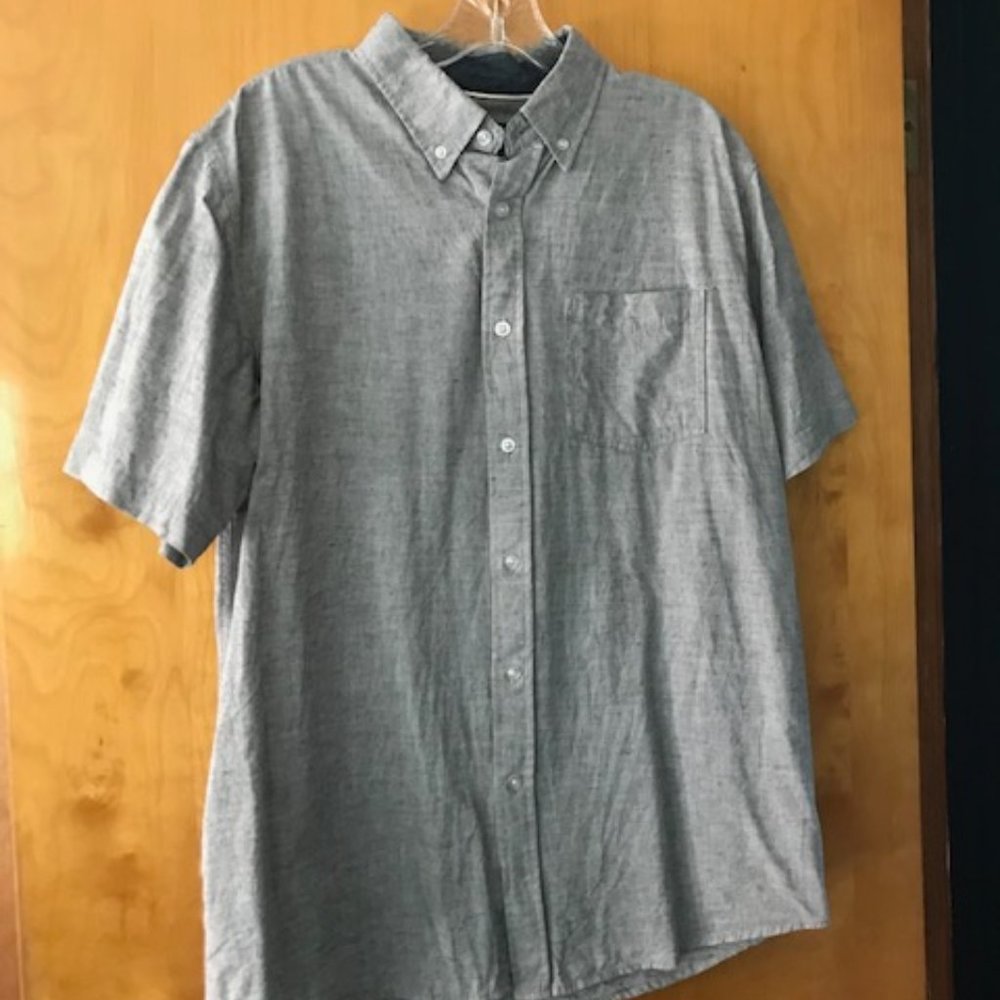 Stoic Light Grey Men's Short Sleeve Button Down Shirt Sz. Large 100% Cotton